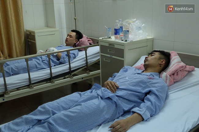 Nam thanh ni&ecirc;n sống s&oacute;t sau vụ nổ tr&ecirc;n xe kh&aacute;ch: &ldquo;T&ocirc;i thấy c&oacute; h&agrave;nh kh&aacute;ch bị văng ra ngo&agrave;i, cơ thể kh&ocirc;ng nguy&ecirc;n vẹn&rdquo; - Ảnh 4.