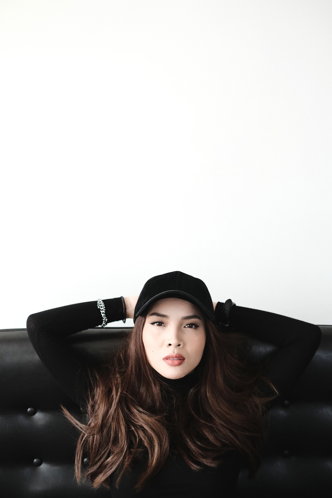 Yến Trang l&agrave;m lơ l&ugrave;m x&ugrave;m tại The Remix, tung MV Lyric ca kh&uacute;c mới cực chất - Ảnh 2.