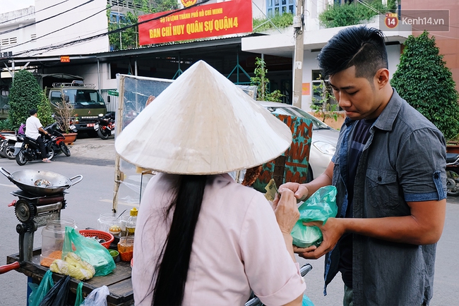 Từ tấm biển 10 năm của chị bán hàng rong Sài Gòn đến trào lưu Vịt lộn vịt dữa cút lộn làm mưa làm gió - Ảnh 11.