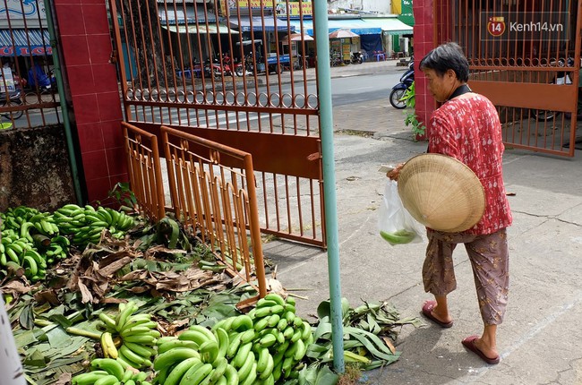 Chuối của n&ocirc;ng d&acirc;n Đồng Nai bị &eacute;p gi&aacute;, người S&agrave;i G&ograve;n ra tay giải cứu - Ảnh 10.