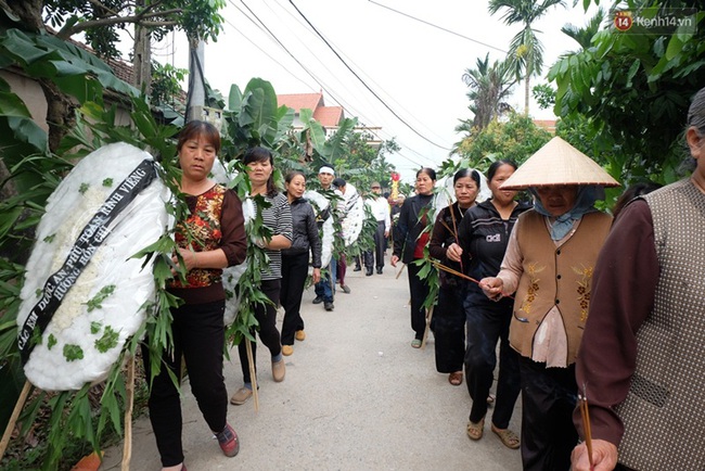 Hàng trăm người bật khóc tiễn đưa bé gái người Việt bị sát hại ở Nhật về với đất mẹ - Ảnh 6.