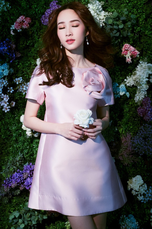 Hoa hậu Đặng Thu Thảo khoe vẻ đẹp xinh như hoa trong loạt ảnh mới - Ảnh 6.