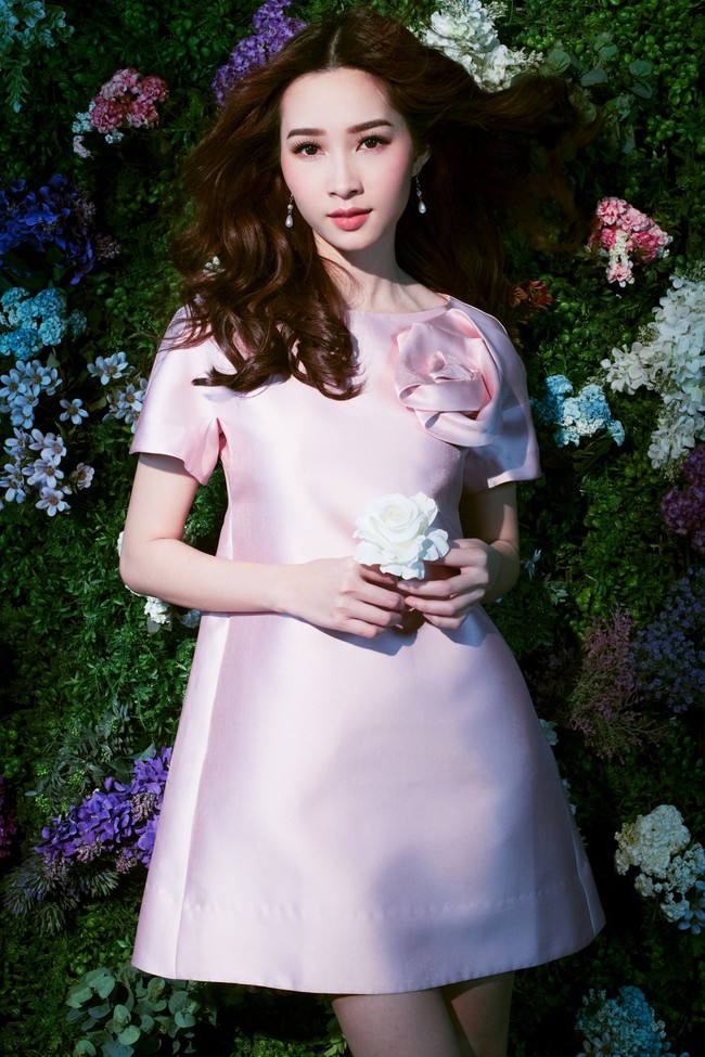 Hoa hậu Đặng Thu Thảo khoe vẻ đẹp xinh như hoa trong loạt ảnh mới - Ảnh 7.