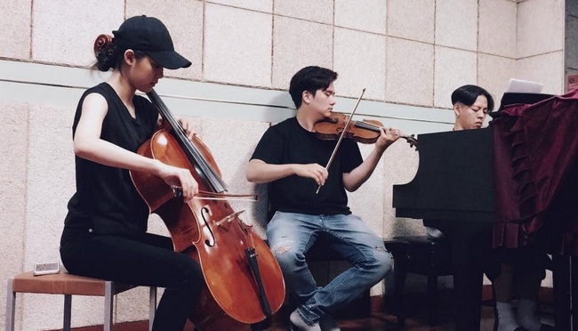 Tiên nữ đánh đàn Cello nổi nhất Đài Loan càng lớn càng xinh đẹp - Ảnh 5.