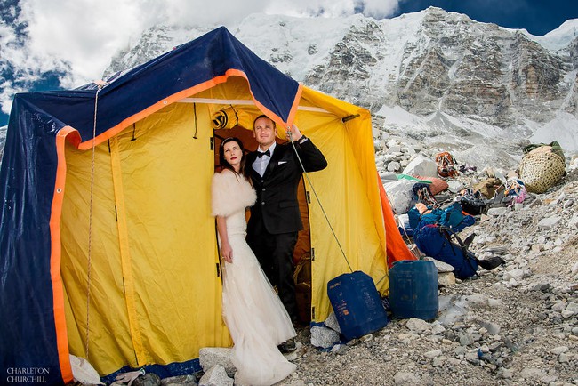 Sau 3 tuần leo núi, cặp đôi kết hôn trên đỉnh Everest và những bức ảnh cưới của họ thật tuyệt - Ảnh 13.