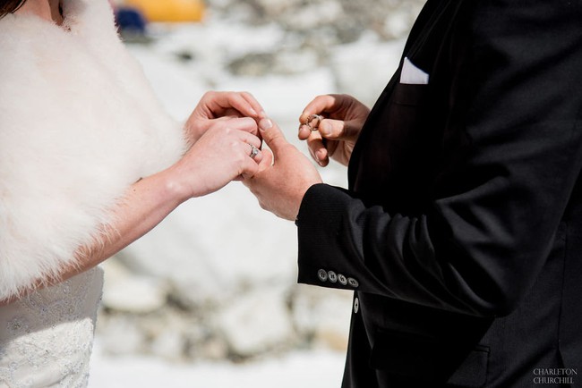 Sau 3 tuần leo núi, cặp đôi kết hôn trên đỉnh Everest và những bức ảnh cưới của họ thật tuyệt - Ảnh 6.