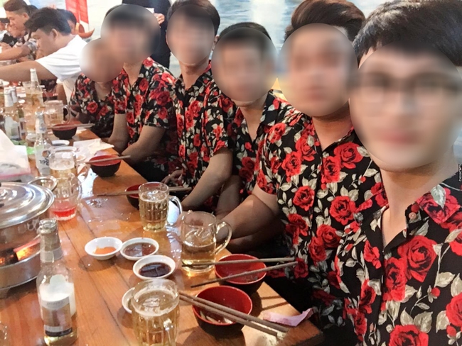 Qu&ecirc;n kỉ yếu đi, đến dự sinh nhật cũng phải mặc đồng bộ chất thế n&agrave;y cơ m&agrave;! - Ảnh 8.