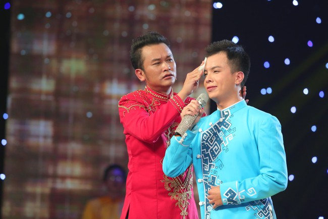Giọng ải giọng ai mở m&agrave;n năm mới với c&ocirc; g&aacute;i xinh đẹp h&aacute;t cải lương như đọc rap! - Ảnh 5.