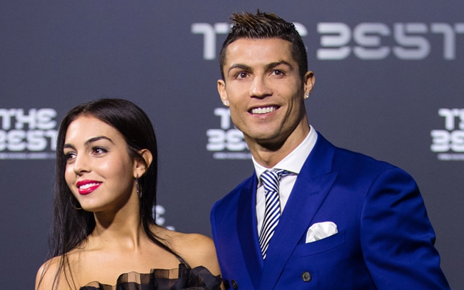 Fan muốn Ronaldo đá Georgina, quay lại với siêu mẫu Irina Shayk - Ảnh 1.