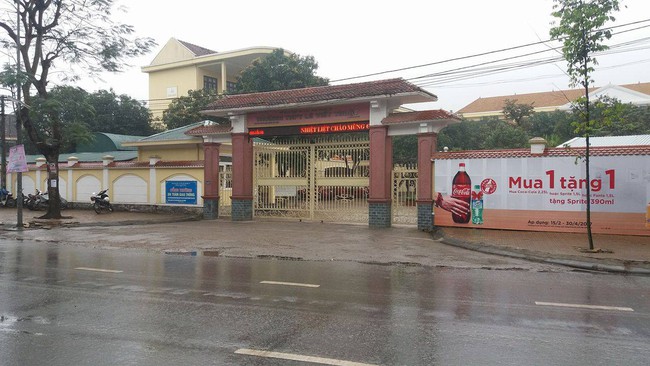 Nghệ An: Đ&igrave;nh chỉ nhiệm vụ coi thi đối với c&ocirc; gi&aacute;o mượn b&agrave;i cho học sinh kh&aacute;c ch&eacute;p - Ảnh 2.