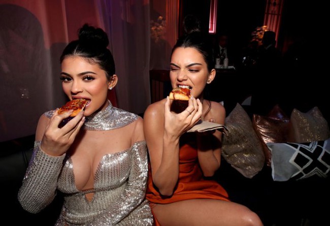 Quê vì không được vào tiệc, Kendall Jenner đổ lỗi cho cô em Kylie? - Ảnh 4.