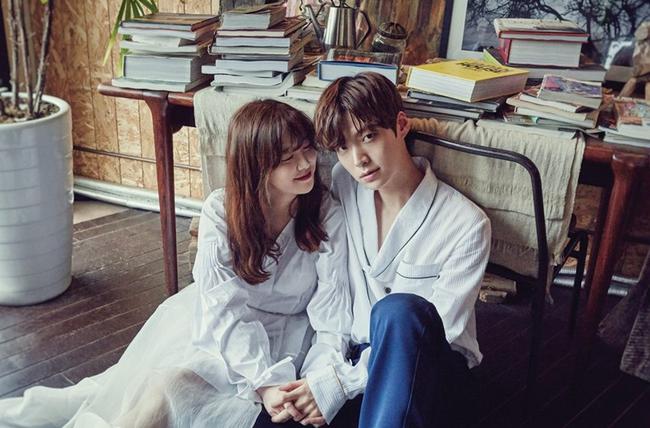 Goo Hye Sun - Ahn Jae Hyun: Y&ecirc;u nhau l&agrave; chẳng ngại x&igrave; hơi trước mặt nhau - Ảnh 1.