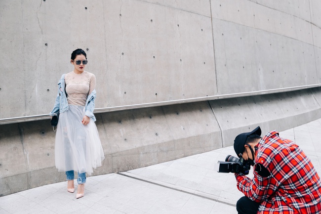 Seoul Fashion Week: Phí Phương Anh chơi lớn với set đồ Chanel đến 400 triệu đồng! - Ảnh 10.