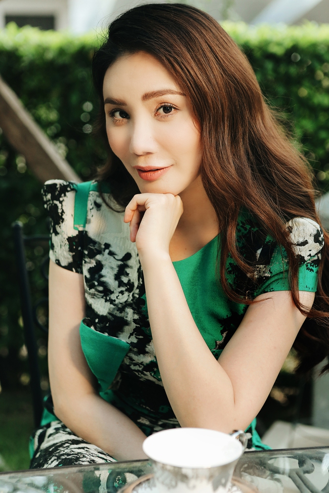 Hồ Quỳnh Hương c&ugrave;ng học tr&ograve; Th&aacute;i Ng&acirc;n ra mắt MV kỉ niệm hai năm sau X-Factor m&ugrave;a đầu ti&ecirc;n - Ảnh 6.