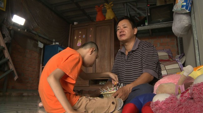 Tập 3 "H&aacute;t m&atilde;i ước mơ": Con bị teo n&atilde;o, vợ bỏ đi, người đ&agrave;n &ocirc;ng n&agrave;y vẫn mỉm cười  - Ảnh 4.