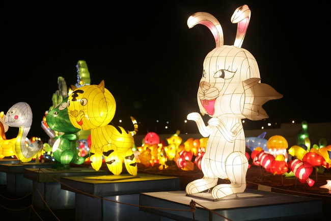 Giant Latern Festival: Lễ hội đèn lồng ngập tràn ánh sáng cho bạn trẻ check-in những ngày gần Tết! - Ảnh 11.