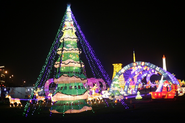 Giant Latern Festival: Lễ hội đèn lồng ngập tràn ánh sáng cho bạn trẻ check-in những ngày gần Tết! - Ảnh 3.