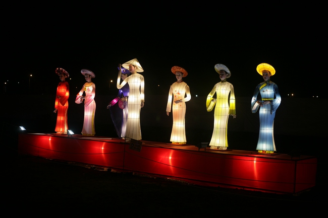 Giant Latern Festival: Lễ hội đèn lồng ngập tràn ánh sáng cho bạn trẻ check-in những ngày gần Tết! - Ảnh 9.