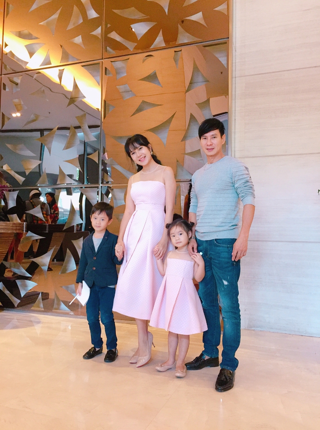 L&yacute; Hải - Minh H&agrave; c&ugrave;ng hai thi&ecirc;n thần nhỏ h&agrave;o hứng kh&aacute;m ph&aacute; Malaysia - Ảnh 3.