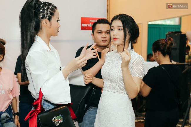 Đ&ocirc;ng Nhi đơn giản nhưng cực chất, tự l&aacute;i si&ecirc;u xe 13 tỷ đến ghi h&igrave;nh The Voice - Ảnh 4.
