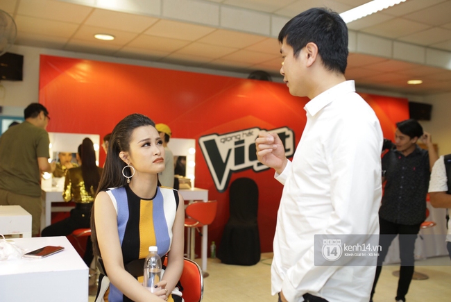 Sau khi sóng gió với thời trang quái, bộ tứ HLV The Voice Việt đã an toàn trở lại ở vòng Đối đầu - Ảnh 9.