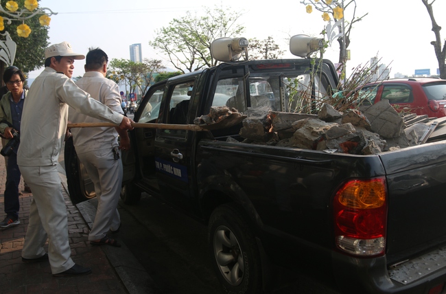 Sau S&agrave;i G&ograve;n v&agrave; H&agrave; Nội, Đ&agrave; Nẵng ra qu&acirc;n dọn sạch vỉa h&egrave; cho người đi bộ - Ảnh 5.