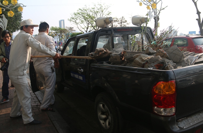 Sau Sài Gòn và Hà Nội, Đà Nẵng ra quân dọn sạch vỉa hè cho người đi bộ - Ảnh 5.