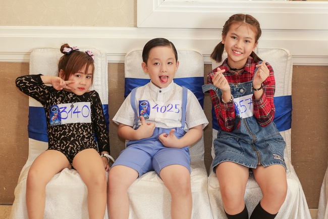 Isaac vã mồ hôi khi bị tấn công bởi dàn thí sinh Vietnam Idol Kids - Ảnh 23.