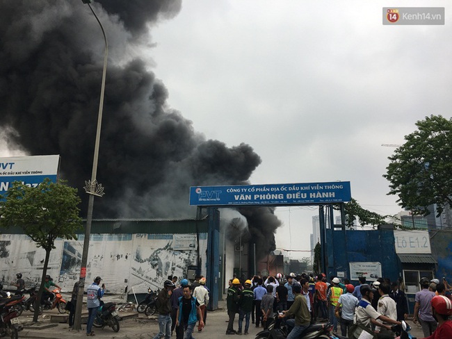 Hà Nội: Cháy lớn nhà xưởng hàng trăm m2 gần tòa nhà Keangnam - Ảnh 8.