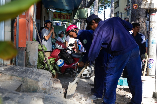 L&atilde;nh đạo quận 1 trực tiếp đi &ldquo;đ&ograve;i&rdquo; lại vỉa h&egrave; cho người đi bộ ở trung t&acirc;m S&agrave;i G&ograve;n - Ảnh 7.