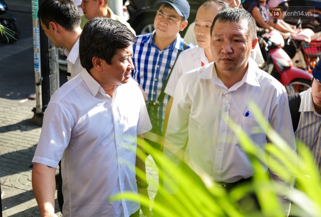 L&atilde;nh đạo quận 1 trực tiếp đi &ldquo;đ&ograve;i&rdquo; lại vỉa h&egrave; cho người đi bộ ở trung t&acirc;m S&agrave;i G&ograve;n - Ảnh 10.