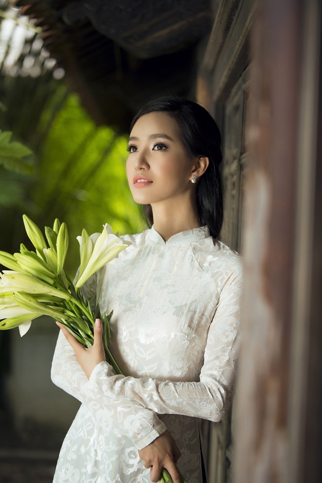 MC Phạm Mỹ Linh diện áo dài trắng, e ấp với hình ảnh thiếu nữ Hà Thành xưa - Ảnh 11.