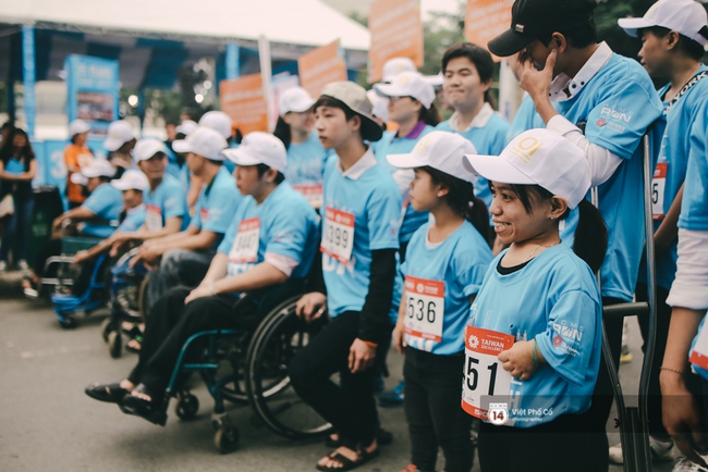 Bộ ảnh xúc động về nghị lực của những người khuyết tật trên đường chạy 5km ở Sài Gòn - Ảnh 3.