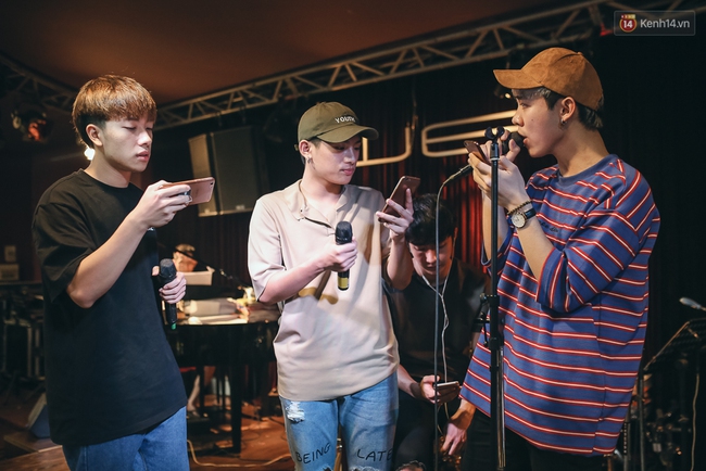 Hot boy Sing My Song t&iacute;ch cực tập luyện cho sự kiện được tr&ocirc;ng đợi nhất đầu năm 2017 - Ảnh 1.