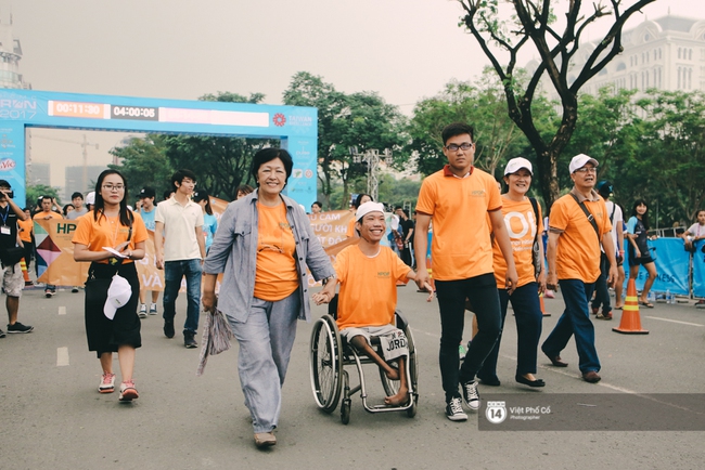 Bộ ảnh xúc động về nghị lực của những người khuyết tật trên đường chạy 5km ở Sài Gòn - Ảnh 10.