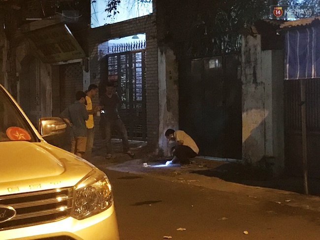 Nhóm thanh niên truy sát trong con hẻm ở Sài Gòn, 1 người thiệt mạng - Ảnh 1.