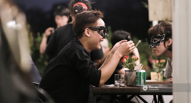 Blind Date - Love At No Sight: Khi những cuộc hẹn hò giấu mặt trong phim bước ra ngoài đời thực - Ảnh 9.