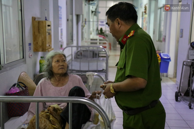 Hình ảnh ấm áp: Công an thức khuya dậy sớm nấu cháo phát miễn phí cho bệnh nhân nghèo ở Sài Gòn - Ảnh 17.