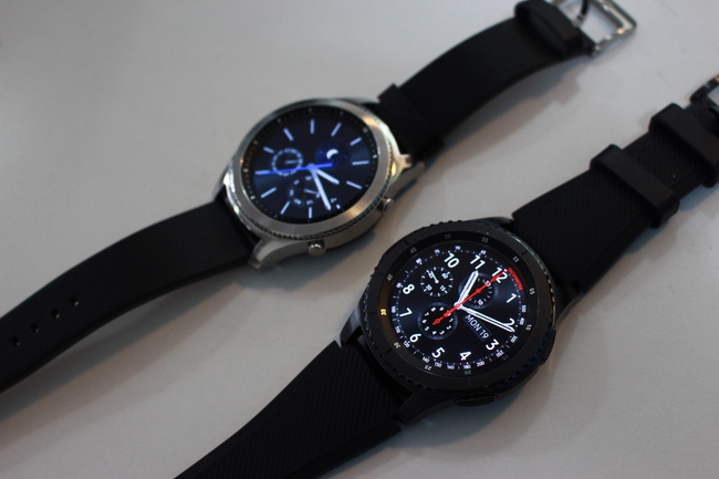 Ngắm nhan sắc đồng hồ thông minh Samsung Gear S3 vừa được giới thiệu tại Việt Nam - Ảnh 1.