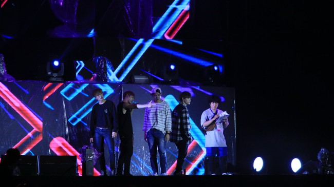 Loạt ảnh và clip nóng từ buổi tổng duyệt trước đêm concert của dàn sao Hàn tại Mỹ Đình - Ảnh 16.