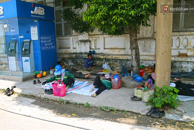 Clip người lao động nghèo tâm tình dưới chảo lửa Sài Gòn: Nắng mệt mỏi, nắng mệt đuối luôn á! - Ảnh 6.