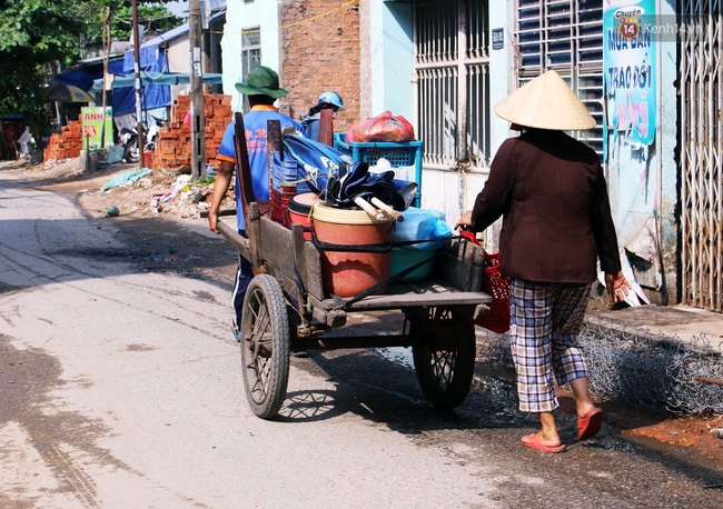 Gánh xôi huyền thoại của đôi vợ chồng già hơn 12 năm gắn bó với SV Sư phạm Đà Nẵng - Ảnh 12.