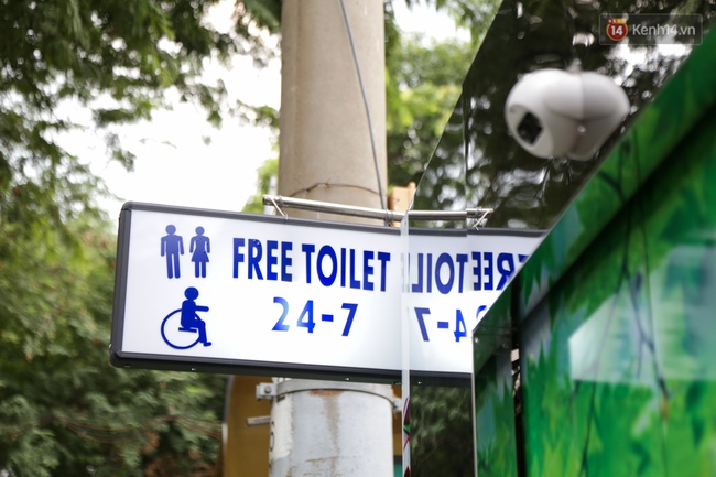 Cận cảnh nhà vệ sinh miễn phí vận hành bằng năng lượng mặt trời đầu tiên ở Sài Gòn - Ảnh 8.