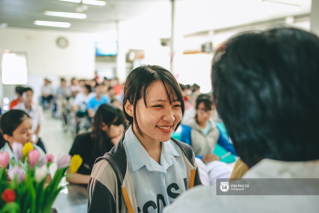 Chủ tịch Quỹ Sáng kiến Màu cam trao học bổng cho những hoàn cảnh đặc biệt ở Sài Gòn - Ảnh 15.