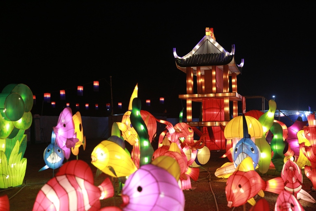 Giant Latern Festival: Lễ hội đèn lồng ngập tràn ánh sáng cho bạn trẻ check-in những ngày gần Tết! - Ảnh 4.