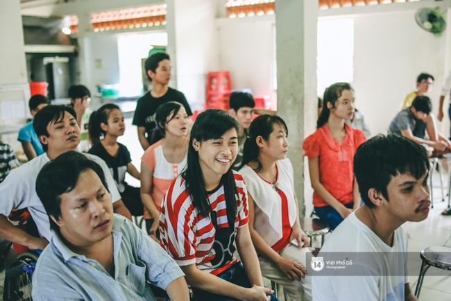 Chủ tịch Quỹ Sáng kiến Màu cam trao học bổng cho những hoàn cảnh đặc biệt ở Sài Gòn - Ảnh 7.