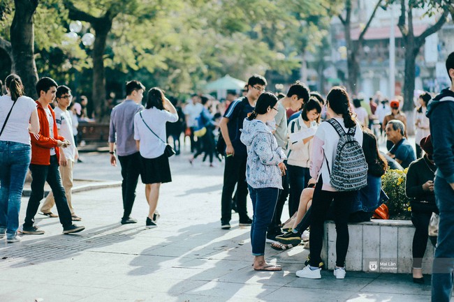 Chưa kịp cảm nhận cái lạnh mùa xuân, thời tiết Hà Nội đã nắng nóng như vào hè - Ảnh 11.