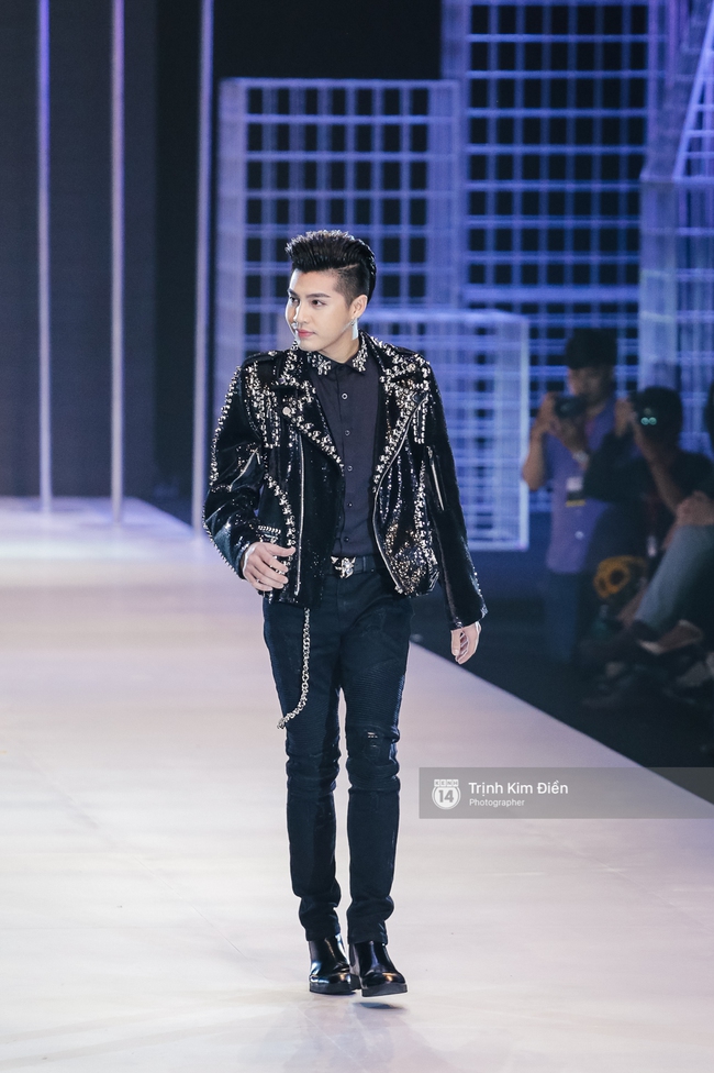 Noo Phước Thịnh catwalk - nhân tố bí ẩn của VIFW ngày 1 khiến cả khán phòng ố á - Ảnh 2.