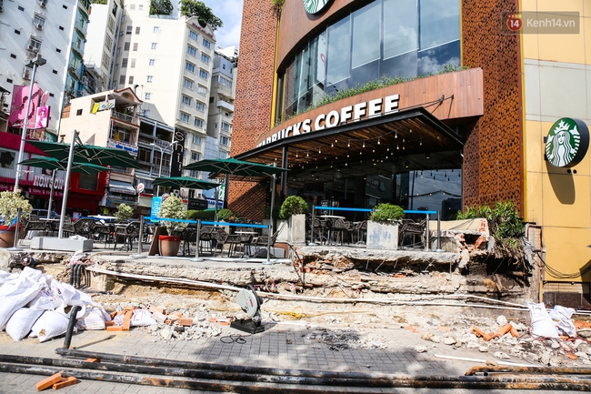 2 tuần sau khi dỡ bỏ bồn hoa và bậc thềm lấn chiếm vỉa hè, quán cafe Starbucks ngã 6 Phù Đổng trông vẫn ổn! - Ảnh 8.