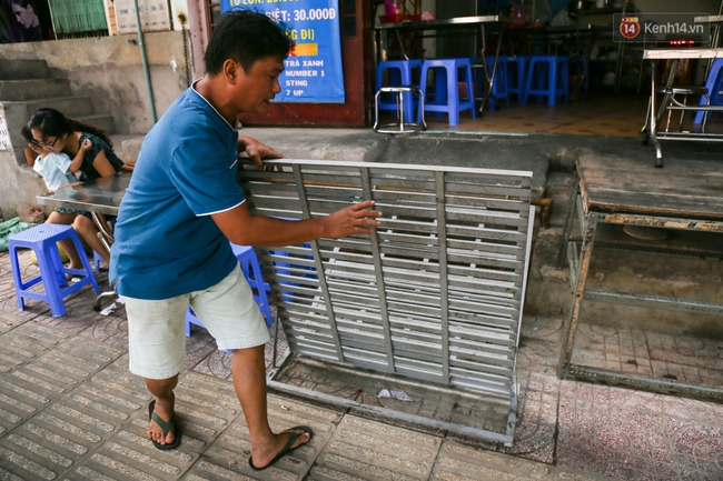 Hàng loạt bậc tam cấp siêu khủng cướp vỉa hè trên đại lộ đẹp nhất Sài Gòn - Ảnh 3.